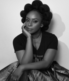 Chimamanda Ngozi Adichie: la mujer que nos enseñó el peligro de una sola historia